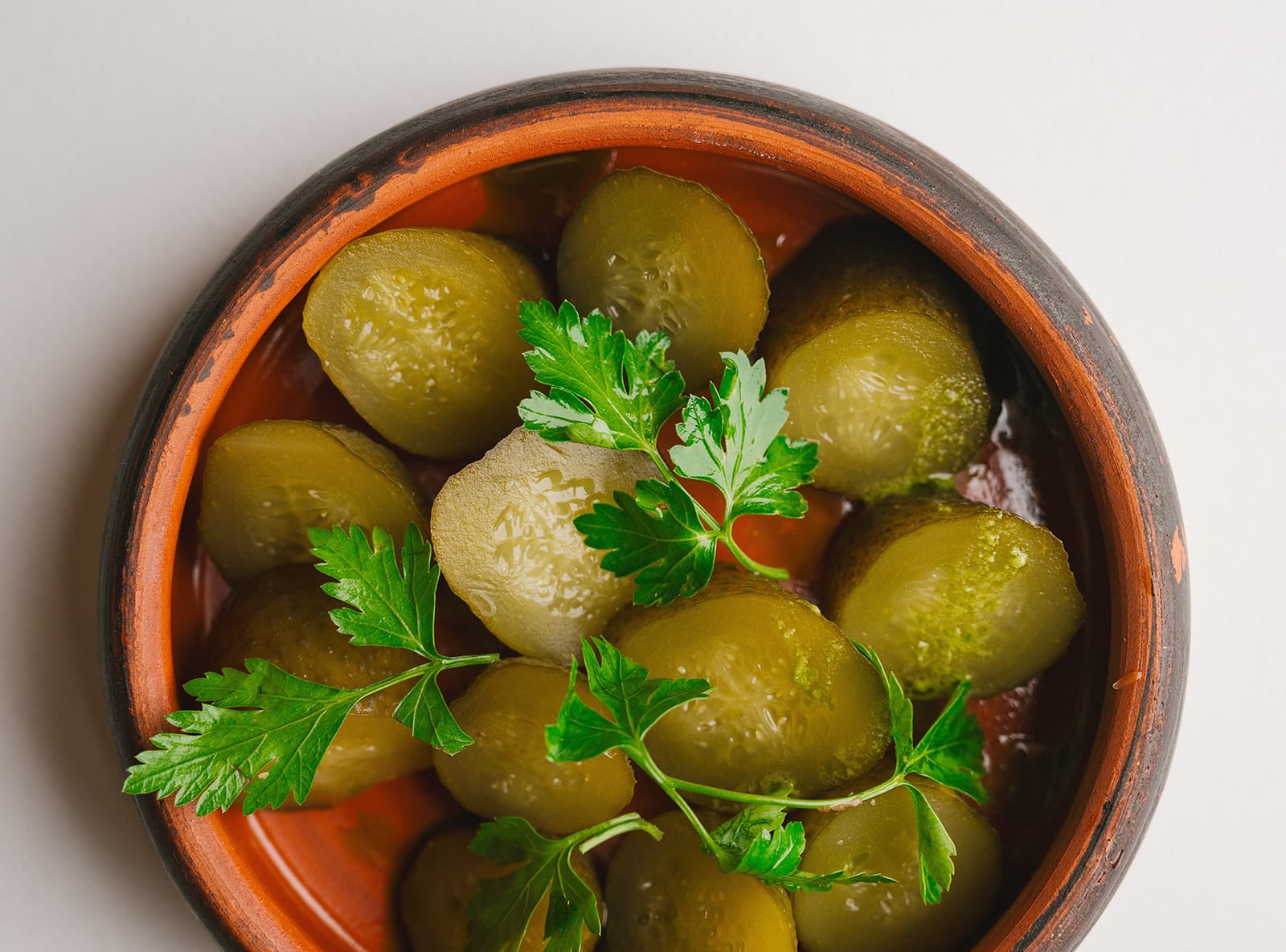 Малосольные или ядрёные бочковые огурцы