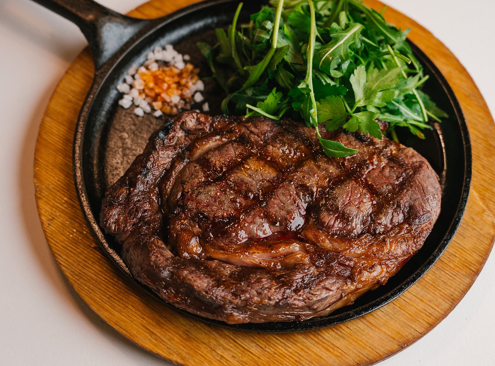 Стейк Рибай из надрёберной части мраморной говядины зернового откорма