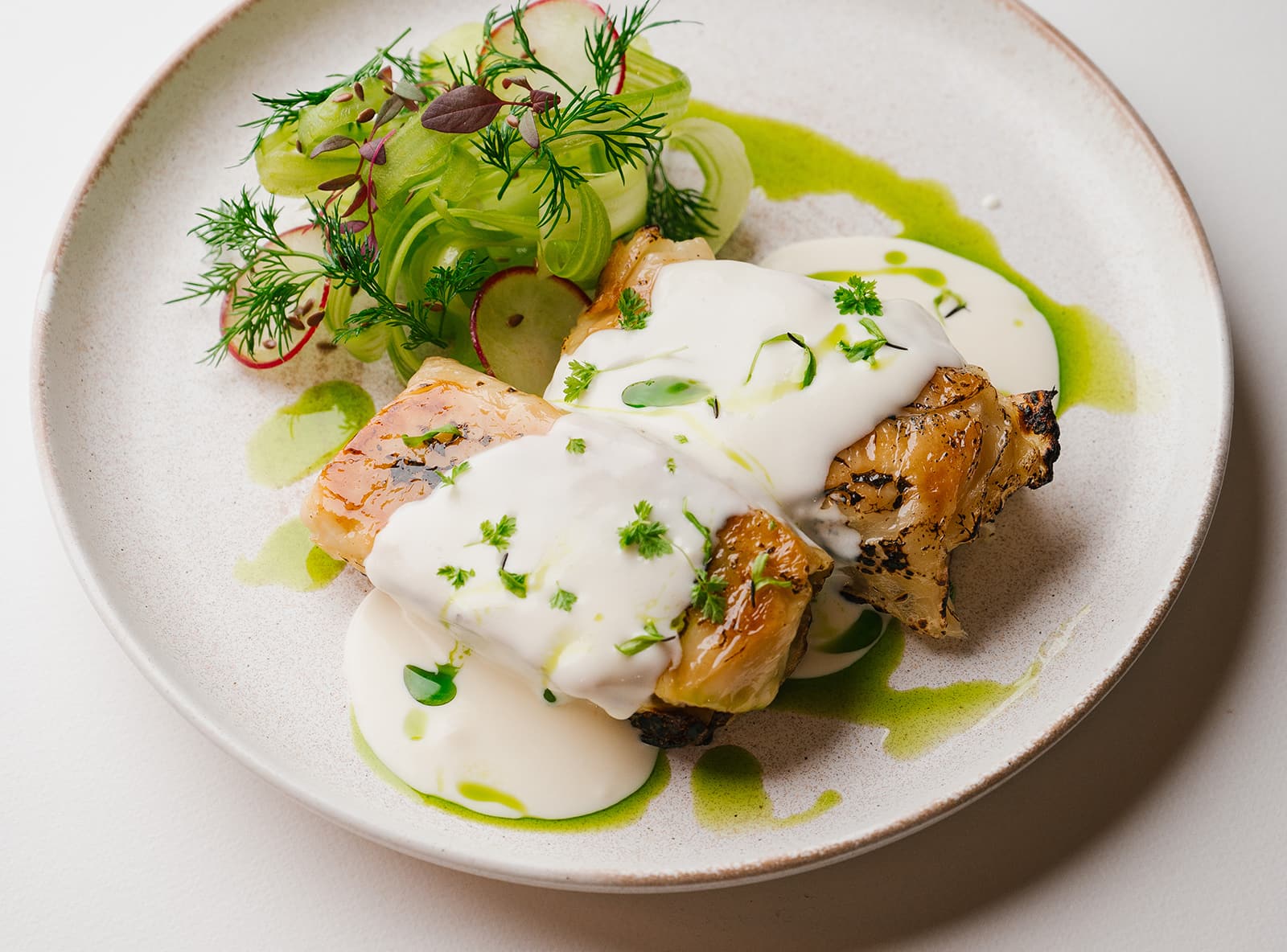 Котлеты из щуки в капустных листьях с соусом «W/W»